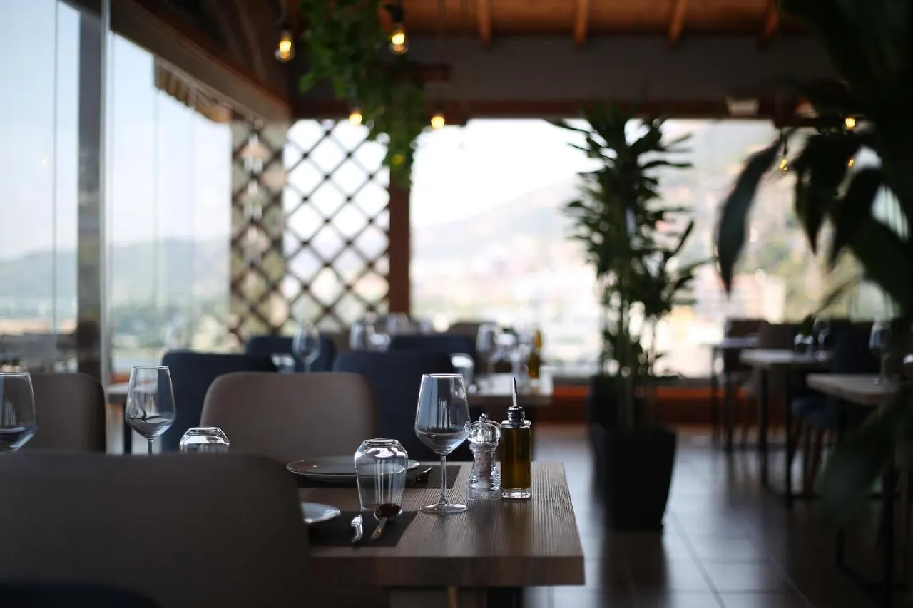 Aliko Hotel Radhime 4*,
